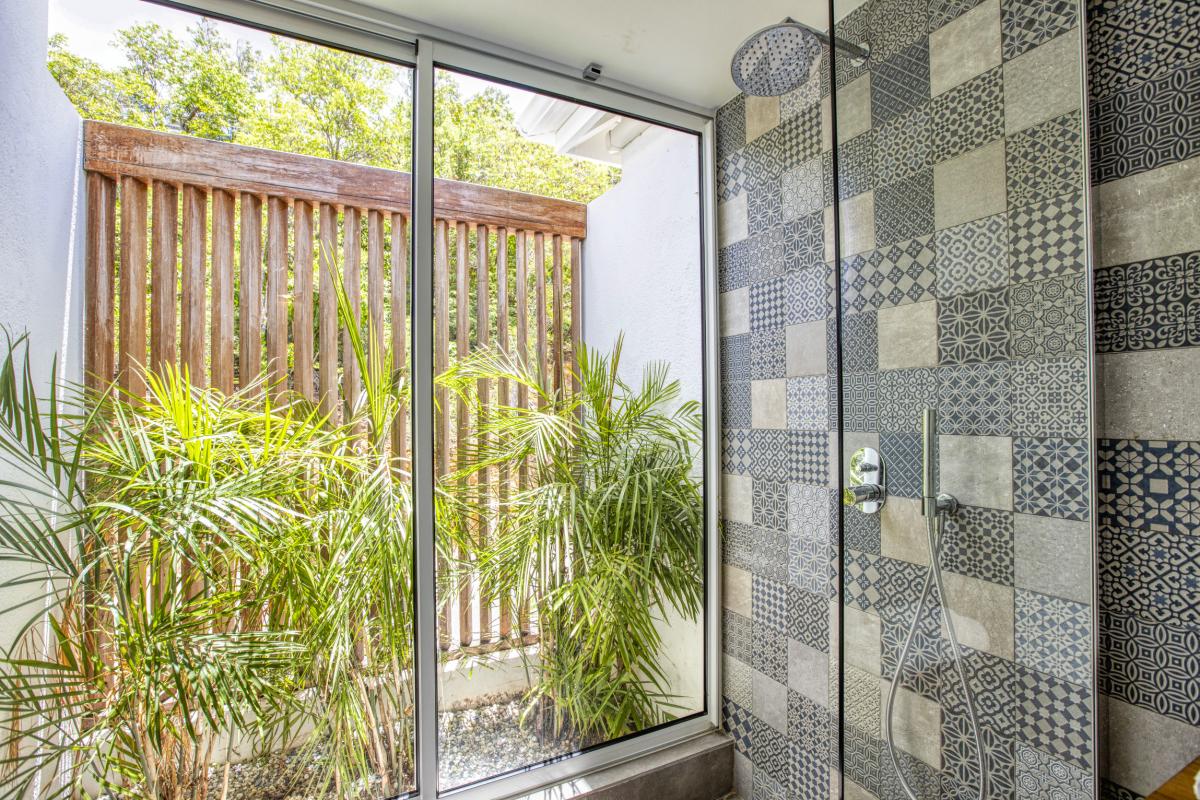Location Villa Terres Basses Saint Martin-salle de douche-23
